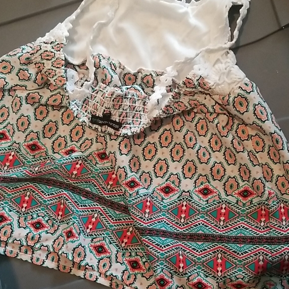 Top - Picture 2 of 2